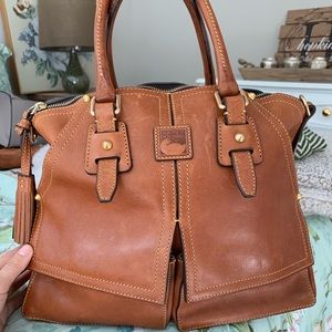 Dooney & Bourke leather purse